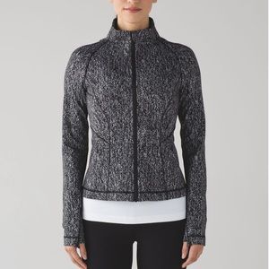 Lululemon Lightly Jacket
Luon Suited Jacquard Black White